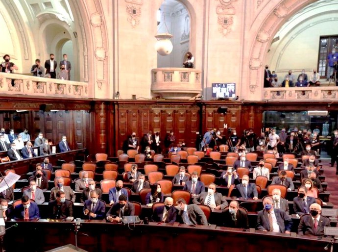 Cláudio Castro toma posse como governador efetivo do Rio