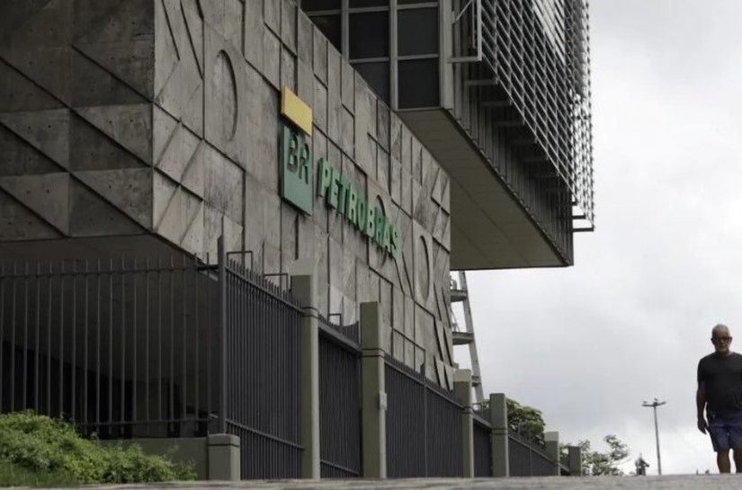 Justiça afasta aliado de Silveira da presidência do Conselho da Petrobras