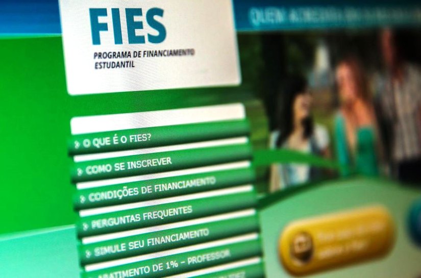 MEC prorroga até amanhã prazo de inscrição no Fies