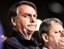 Bolsonaro sinaliza apoio a Tarcísio, mas PL impõe filiação