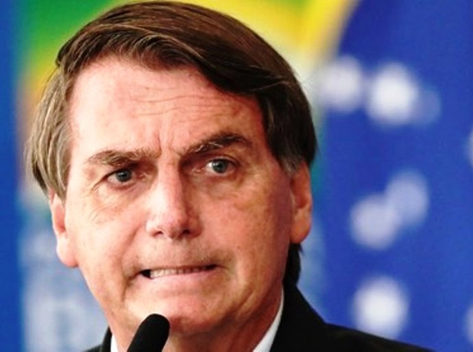 Após TSE abrir inquérito sobre ameaças às eleições, Bolsonaro volta a fazer ataques ao ministro Barroso