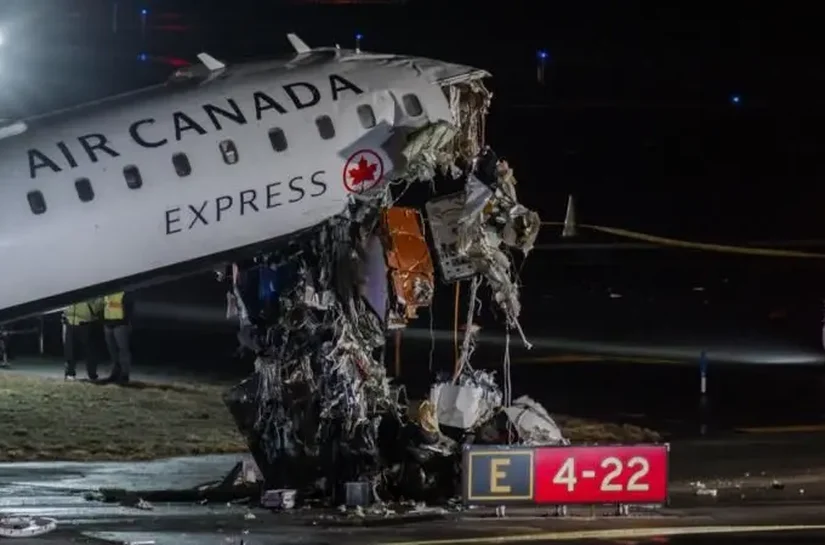 Colisão em aeroporto de Nova York mata comandante e copiloto