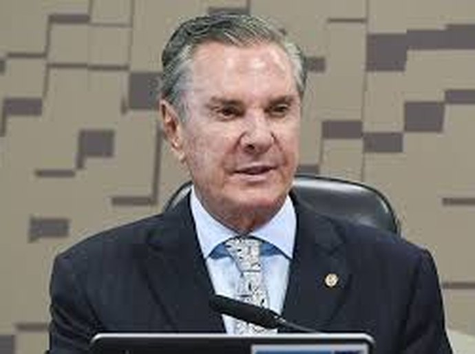 Moraes nega recurso e manda prender ex-presidente Collor
