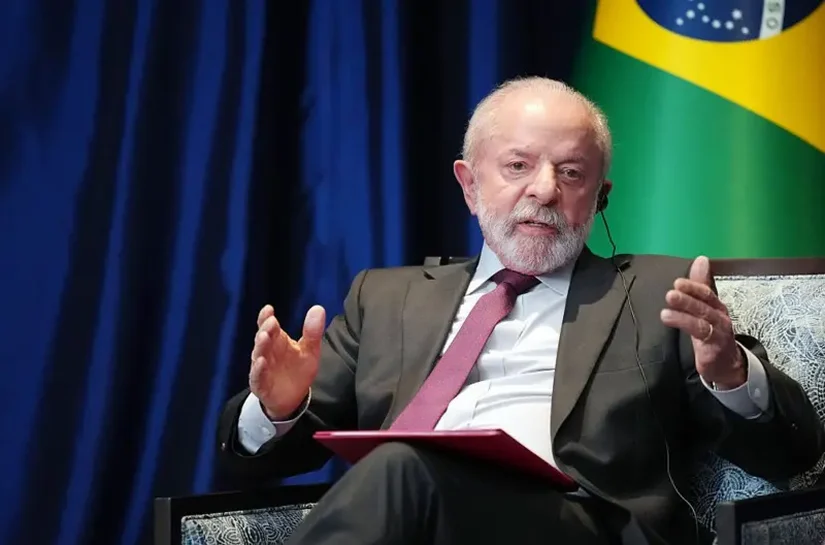 Lula: Trump sabe que 'rei morto, é rei posto' e que 'Bolsonaro é passado'