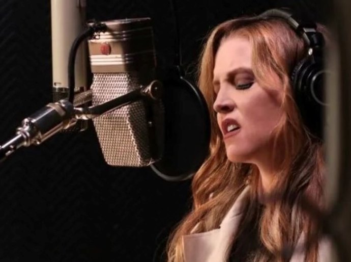 Filha de Elvis, Lisa Marie Presley morre aos 54 anos