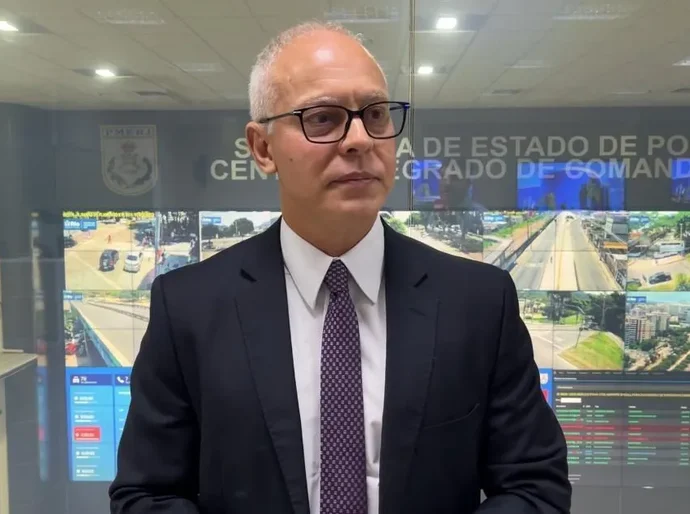 'Não há preocupação com investigação paralela', diz secretário de segurança