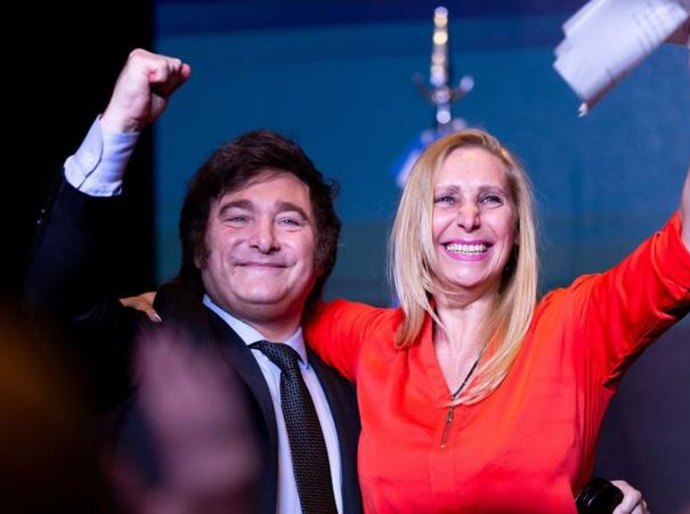 Javier Milei: quem é a irmã do presidente argentino, que anulou regra de nepotismo para nomeá-la a cargo