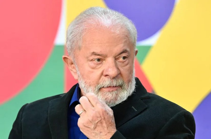 Após cirurgia, Lula passou noite estável, caminhou pela manhã e fez fisioterapia, diz boletim médico