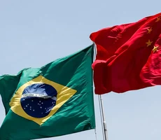 China suspende proibição de importação de carne de frango do Brasil