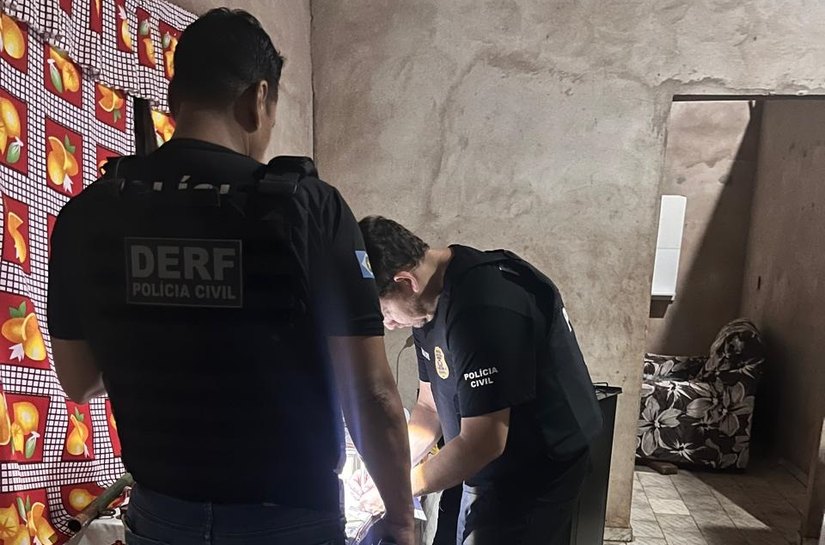 Operação da Polícia Civil cumpre 21 mandados de buscas contra o tráfico doméstico de drogas em Jaciara