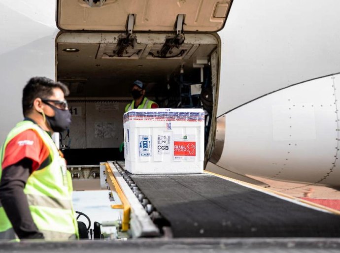 Mato Grosso recebe 30,6 mil doses da CoronaVac neste domingo,07