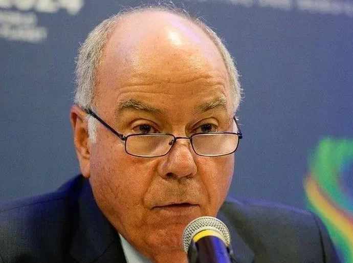 Nos EUA, Mauro Vieira aguarda sinal para negociar tarifaço
