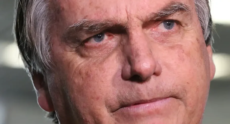 Moraes nega recurso de Bolsonaro contra condenação por trama golpista