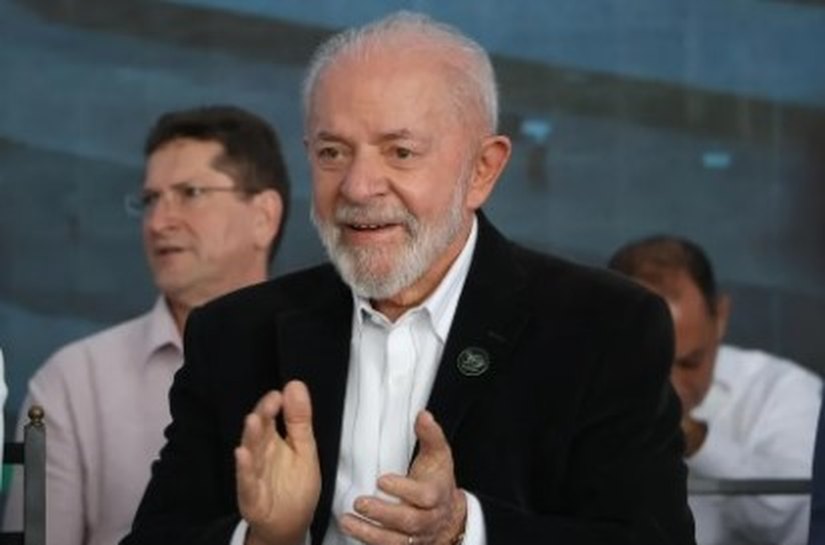 Lula diz que forças políticas da França 'se uniram contra o extremismo'