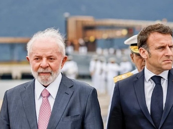 Ao lado de Macron, Lula diz que programa de submarino garante soberania brasileira no litoral