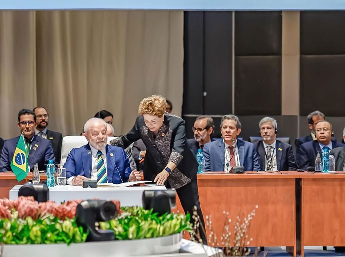 Lula diz que moeda do Brics reduzirá vulnerabilidades