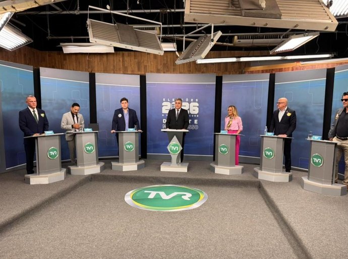 VEXAME NA TV: candidatos despreparados, “colinhas” e baixaria transformam debate em um dos piores de MT desde 1982