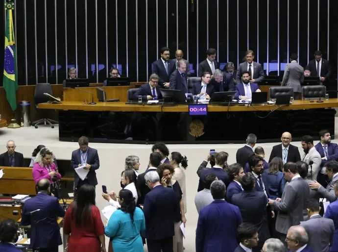 Câmara aprova texto-base de MP que institui o Auxílio Gás do Povo
