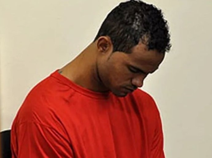 Justiça do RJ concede liberdade condicional ao goleiro Bruno