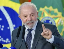 Lula classifica como “medida arbitrária” revogação de vistos de ministros