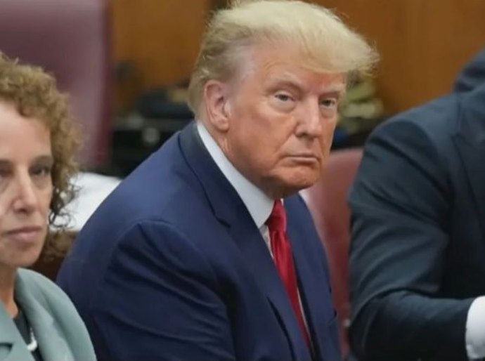 Trump é acusado de “conspiração ilegal” contra eleição de 2016 nos EUA; ex-presidente se diz inocente