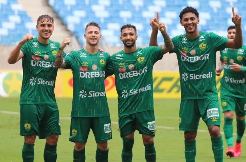 Rodriguinho decide e Cuiabá vence o Dom Bosco no primeiro jogo da semifinal do Estadual