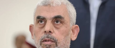 Israel lança panfletos sobre Gaza mostrando corpo de Sinwar e mensagem ao Hamas