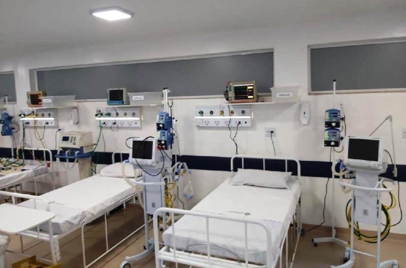 Governo coloca 19 UTIs em funcionamento e reduz lotação de leitos