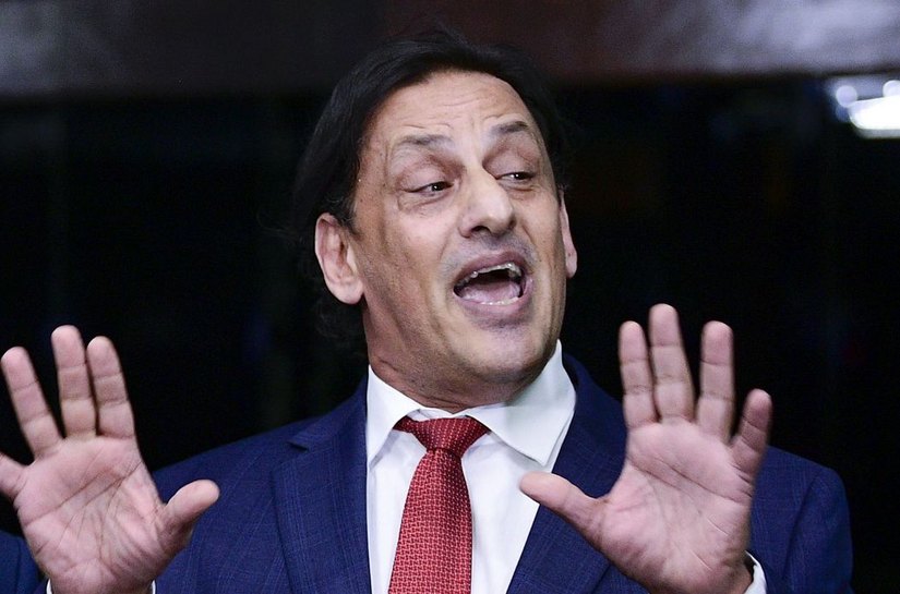 Wassef diz que comprou Rolex com próprio dinheiro e fez favor à União