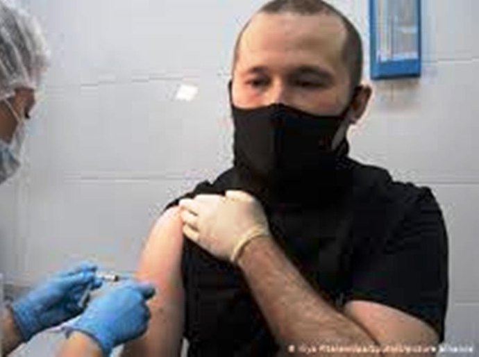 Vacinação em massa começa neste sábado (5) em Moscou