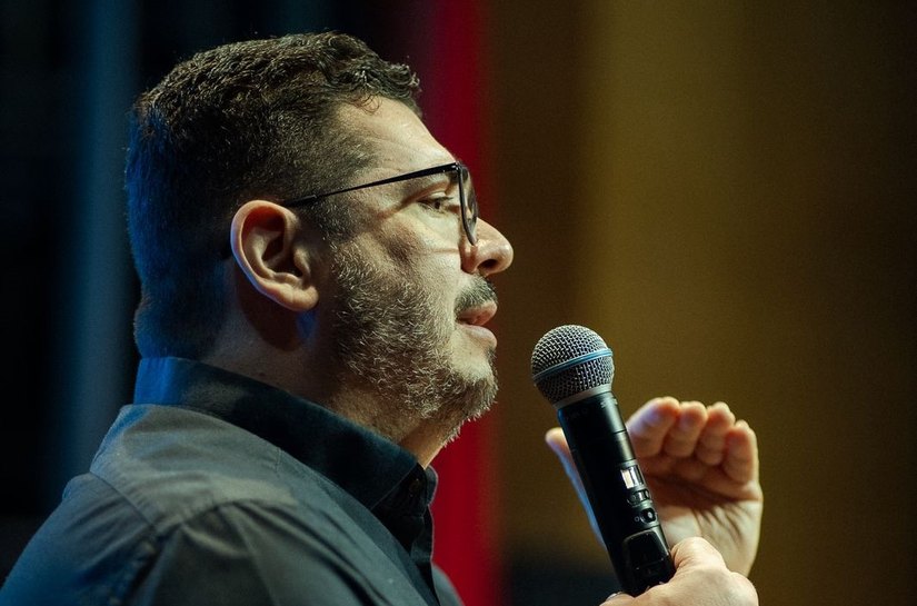 Campanha eleitoral sem planejamento é guerra sem rumo”, alerta publicitário Frederico Parma no 1º Compol