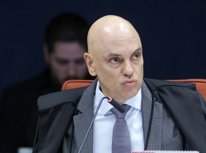 Moraes alega impertinência e desconsidera pedido sobre saúde de Bolsonaro