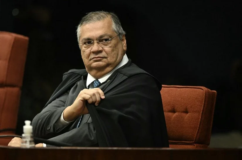 Flávio Dino mira fundos ligados à família de Mauro Mendes e manda Banco Master abrir documentos à PF