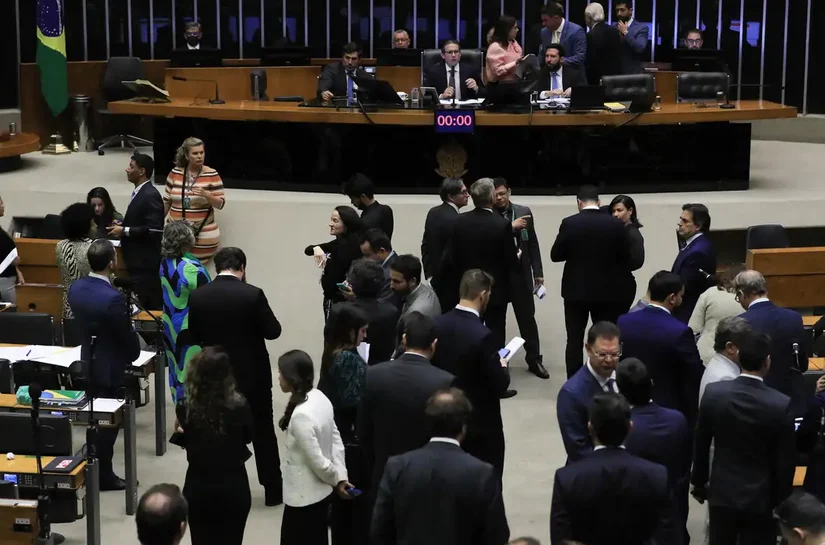 Em derrota para governo, Câmara derruba aumento do IOF; Senado ainda votará