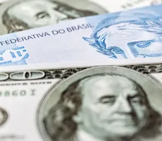 Por que dólar caiu e bolsas subiram forte após Trump paralisar tarifas por 90 dias