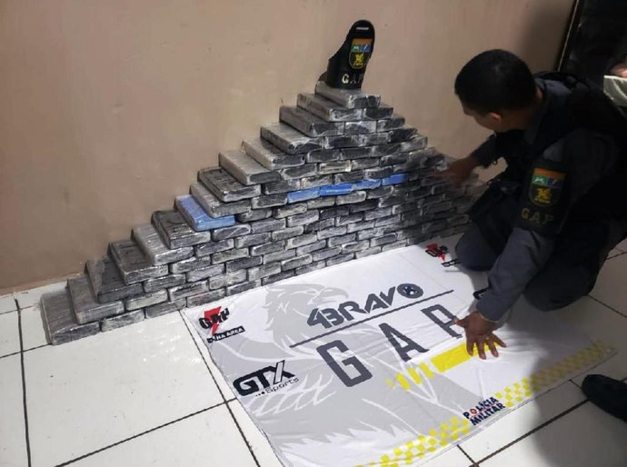 PM apreende 130 kg de cocaína e dá prejuízo de R$ 5 milhões para traficantes de VG