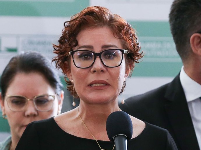 STF torna ré deputada Zambelli por perseguição com arma
