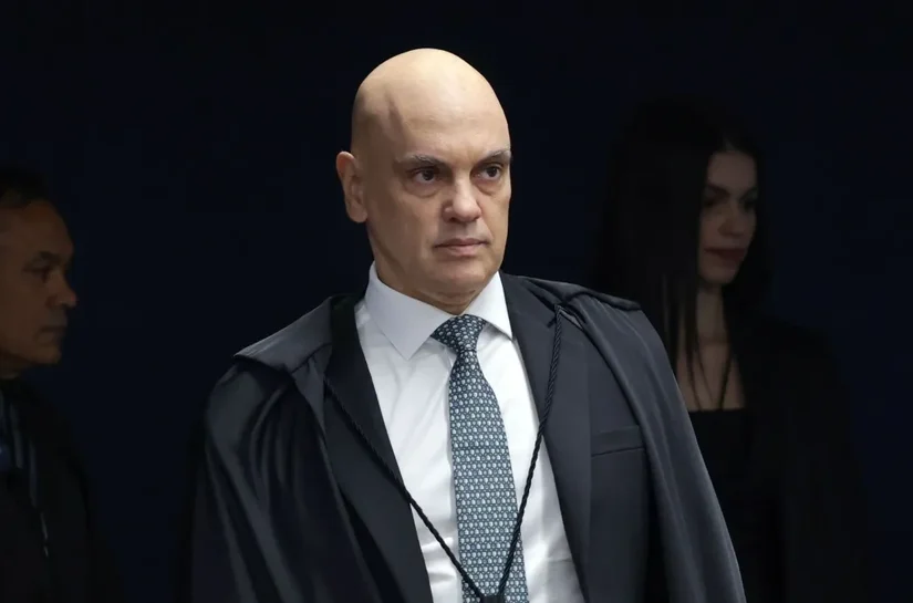 Moraes pede a Zanin sessão na quinta para julgamento de Bolsonaro