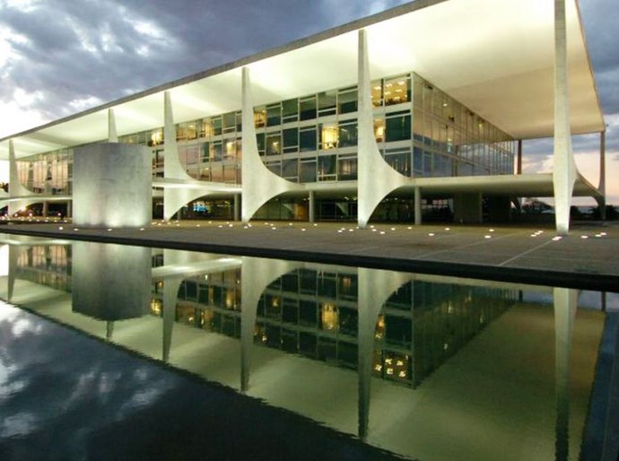 Auxílio emergencial de R$ 600 é prorrogado por mais dois meses