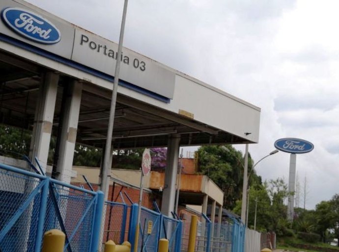 'Cortei plano de saúde e escola dos filhos': 2 anos depois, ex-metalúrgicos da Ford seguem desempregados e endividados