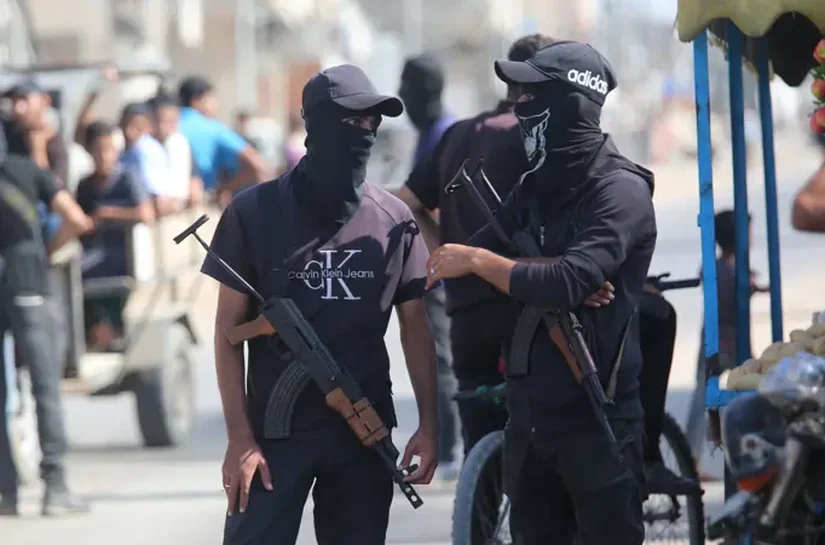 Em meio a soltura de reféns, embate interno entre Hamas e clã palestino deixa ao menos 27 mortos em Gaza