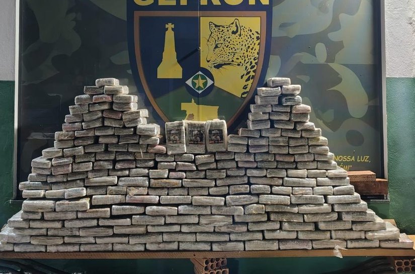 Ação integrada apreende 210 kg de drogas e dá prejuízo de R$ 843 mil às facções criminosas