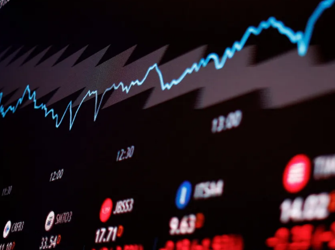 Ibovespa renova máxima histórica com falas de Galípolo; dólar cai a R$ 5,65