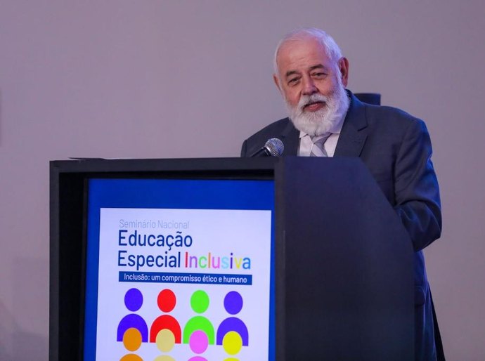 Governador em exercício defende união entre instituições para garantir inclusão e aprendizagem de estudantes em MT