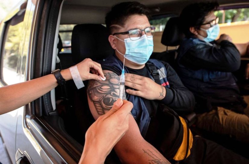 Por que os casos de covid-19 são recorde no Chile, apesar de ter 45% de sua população vacinada