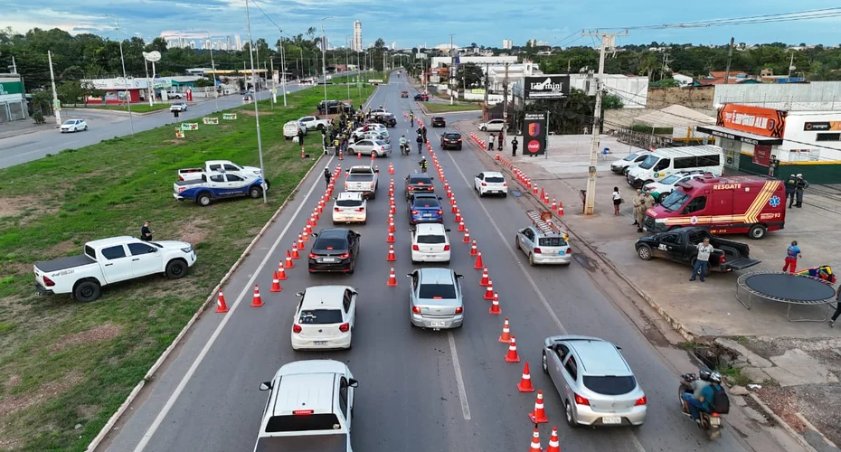 Motorista foragido por roubo é preso durante Operação Lei Seca em Várzea Grande