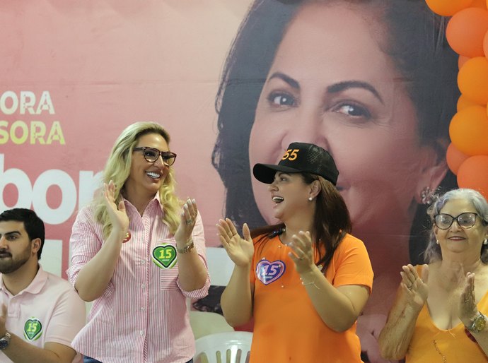 A ‘leveza’ das mulheres para a Professora Débora; centenas declaram apoio, entre elas a primeira-dama de Cuiabá