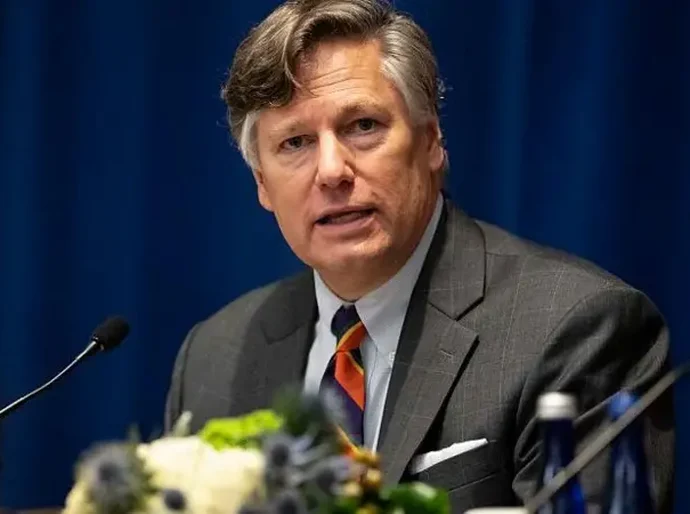 Vice da diplomacia dos EUA ataca Moraes e critica prisão de Bolsonaro: 'Provocativa e desnecessária'