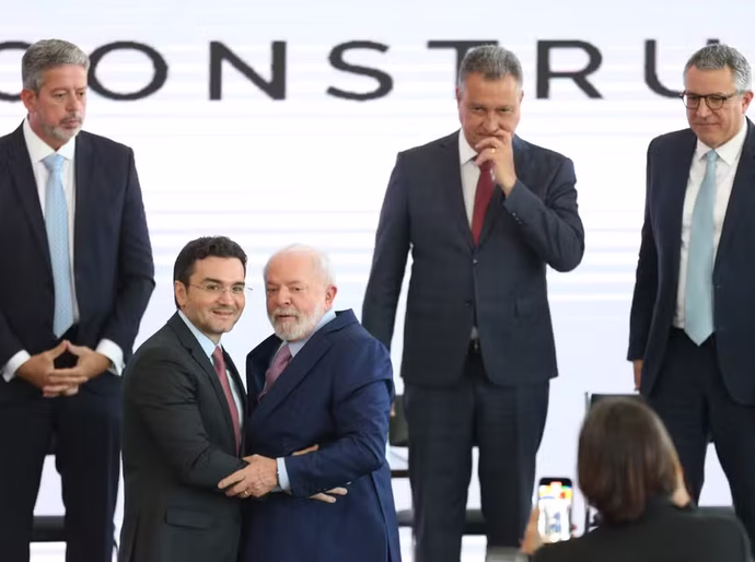 Lula anuncia saída de Celso Sabino do Turismo; União Brasil pediu cargo após expulsar ministro