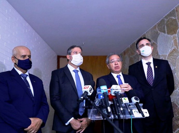 Lira e Pacheco mantêm votação de auxílio e de medidas de ajuste